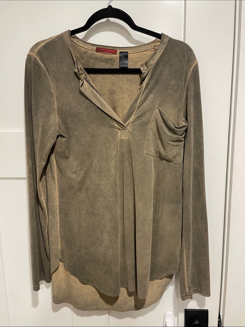 Relaxed V-Neck Long Sleeve Pocket Blouse in Olive